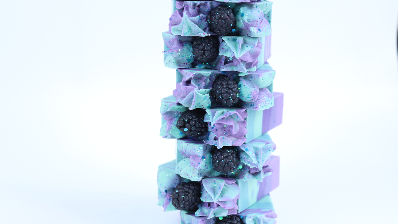 BLACKBERRY FIZZ SOAP BAR